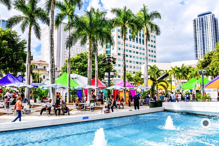 Eyes on Miami: Jamie Foxx, Steve Aoki, Robin Thicke, Cedric Gervais, and Others