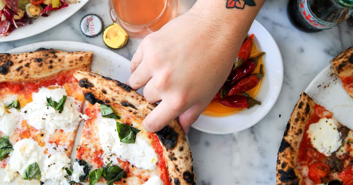 Los restaurantes favoritos de los comensales de Eater Miami ofrecen comida para llevar y entrega ahora mismo